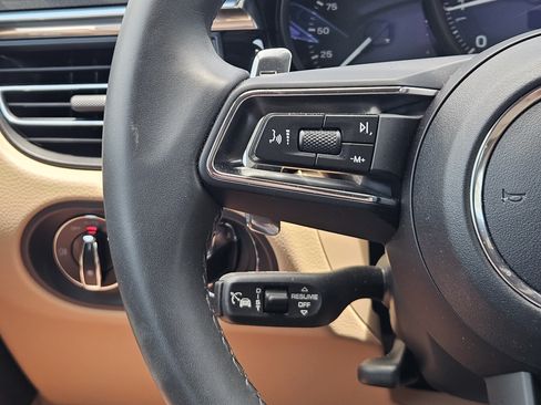 Certified 2026 Porsche Macan AWD/4WD image 26