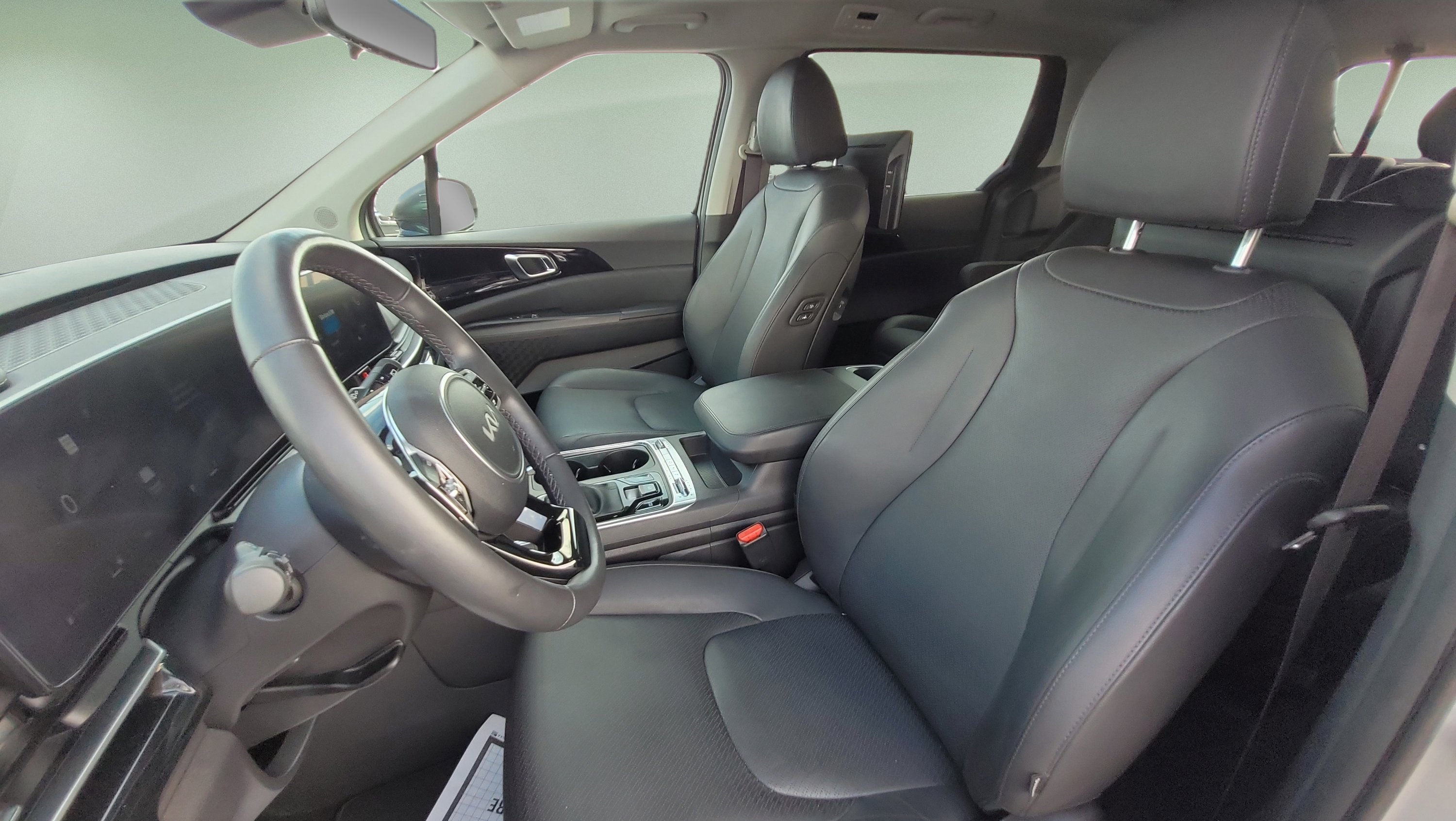 Used 2025 Kia Carnival SX Prestige FWD image 30