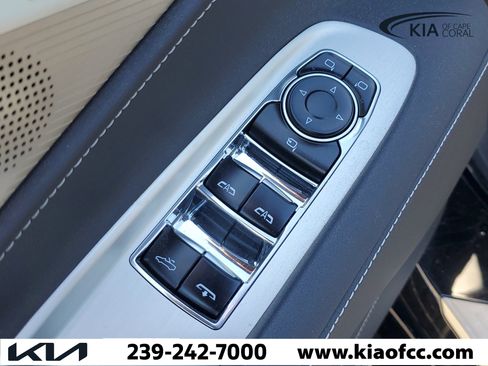 Used 2025 Chevrolet Corvette Stingray Preferred Conv w/ 2LT RWD image 22