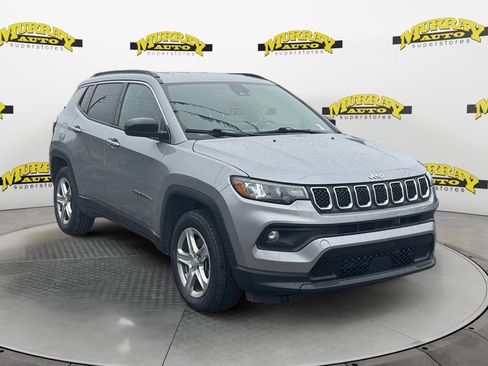 Used 2024 Jeep Compass Latitude image 8