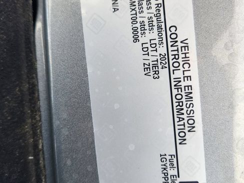 Used 2024 Cadillac Lyriq Luxury w/ LPO, Floor Liner Package RWD image 10