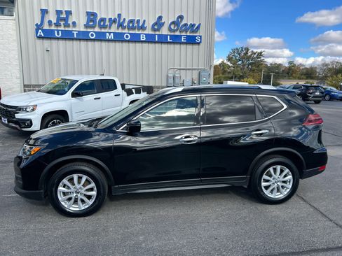 Used 2018 Nissan Rogue SV image 6