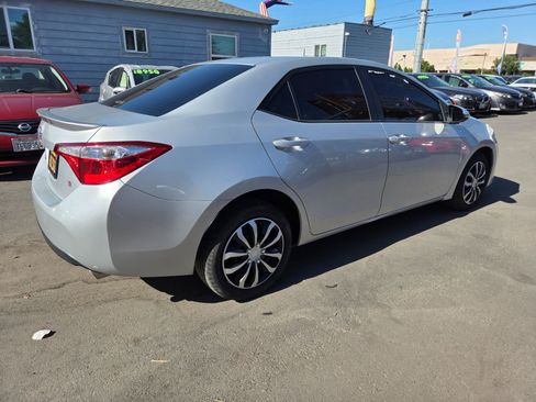Used 2016 Toyota Corolla S FWD image 3