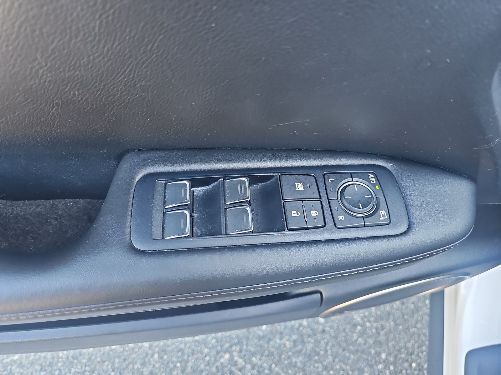 Used 2018 Lexus RX 350L FWD image 12
