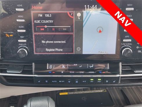 Used 2021 Toyota Sienna Limited image 18