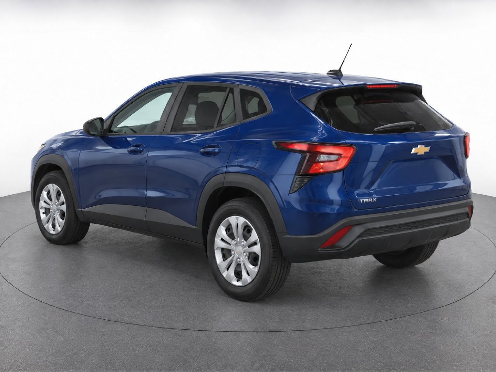 Used 2024 Chevrolet Trax LS FWD image 7