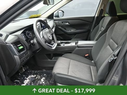 Used 2024 Nissan Rogue SV image 18