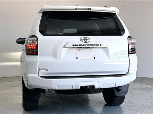 Used 2022 Toyota 4Runner SR5 RWD image 5