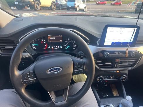 Used 2020 Ford Escape SE image 13