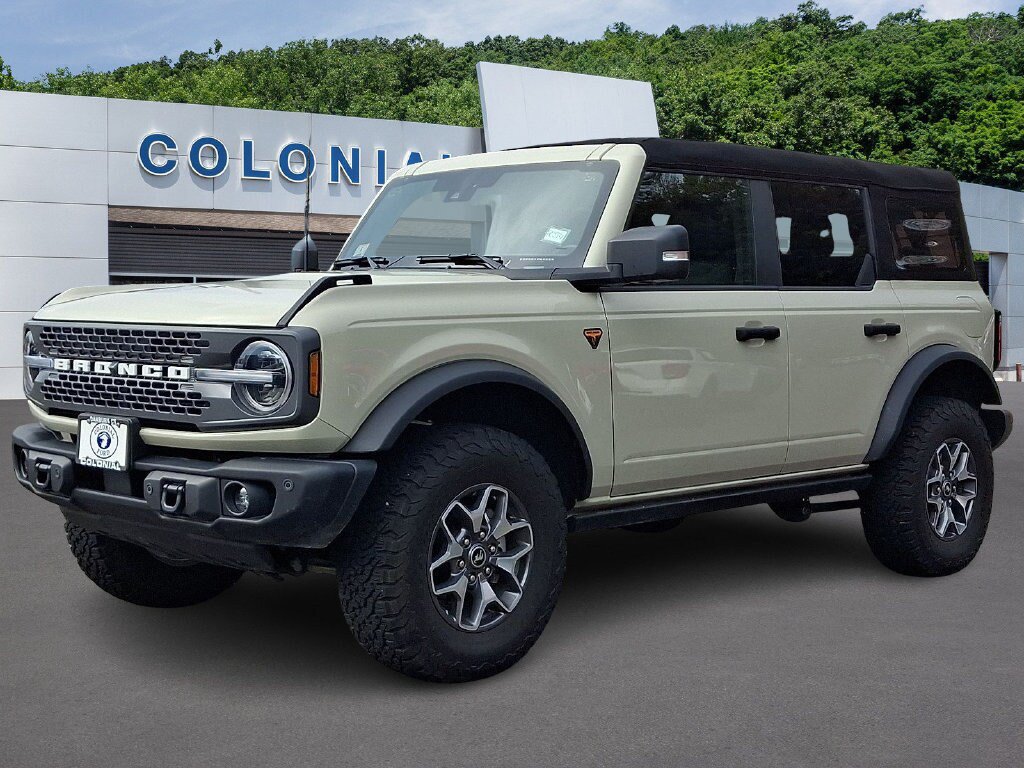 Used 2025 Ford Bronco Badlands AWD/4WD image 3