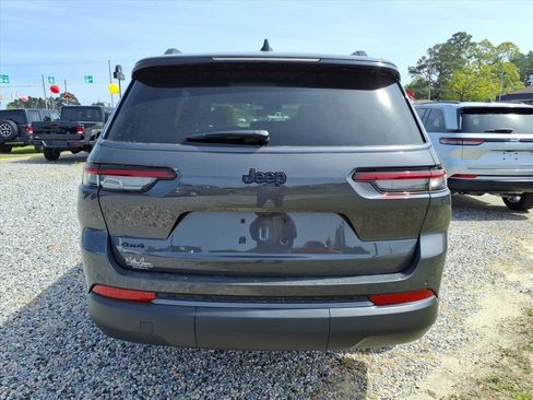 New 2026 Jeep Grand Cherokee L Limited w/ Limited Altitude Package AWD/4WD image 2