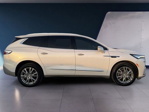 Used 2023 Buick Enclave Premium image 6