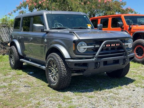 Used 2021 Ford Bronco Outer Banks AWD/4WD image 2