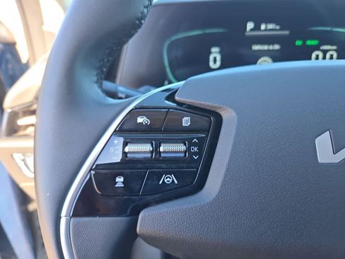 Certified 2023 Kia Niro EX image 22