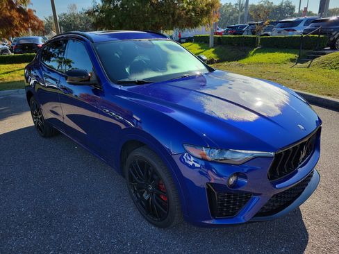 Used 2021 Maserati Levante Base image 2