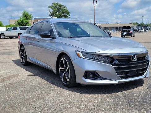 Used 2022 Honda Accord Sport image 11