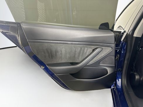 Used 2020 Tesla Model 3 Standard Range Plus RWD image 23