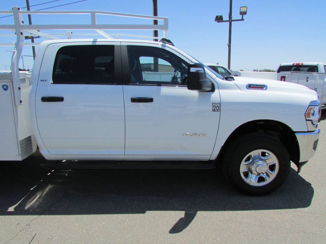 Used 2024 RAM 3500 SLT AWD/4WD image 14