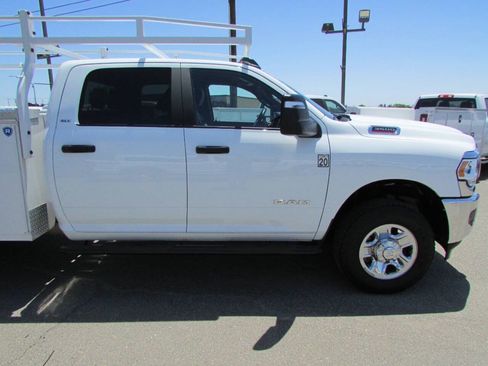 Used 2024 RAM 3500 SLT AWD/4WD image 14