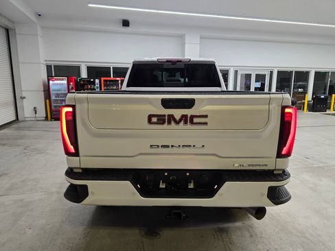 Used 2024 GMC Sierra 3500 Denali w/ Denali Reserve Package AWD/4WD image 5