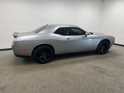 Used 2016 Dodge Challenger R/T w/ Blacktop Package image 21