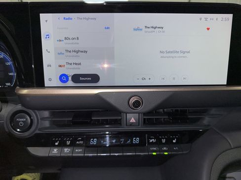 Used 2024 Toyota Crown Limited image 25