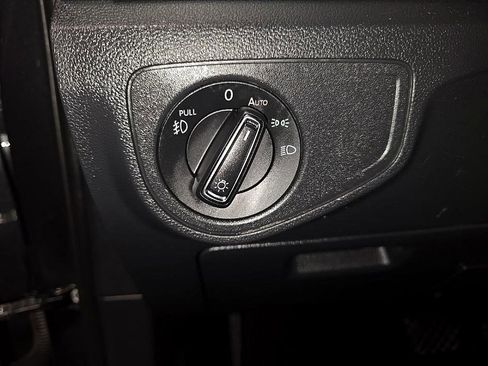 Used 2019 Volkswagen Atlas SE w/ Towing Package image 12