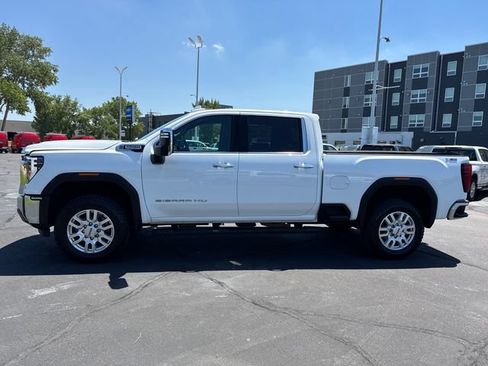 Used 2024 GMC Sierra 2500 SLT AWD/4WD image 2