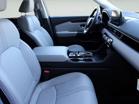 Used 2025 Honda Pilot EX-L image 24