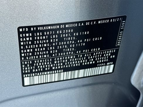 Used 2021 Volkswagen Tiguan SE R-Line image 28