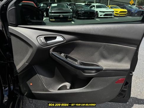 Used 2018 Ford Focus ST FWD image 23