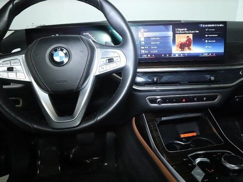 Used 2024 BMW X7 xDrive40i AWD/4WD image 32