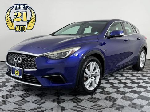 Used 2017 INFINITI QX30 FWD image 1