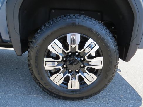 New 2025 GMC Sierra 2500 Denali w/ Denali Reserve Package image 14