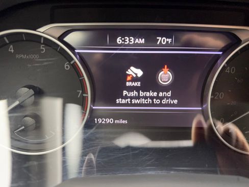 Used 2024 Nissan Rogue SV w/ SV Premium Package image 59