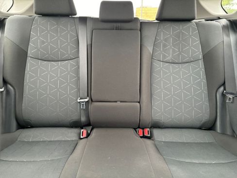 Used 2025 Toyota RAV4 XLE image 40