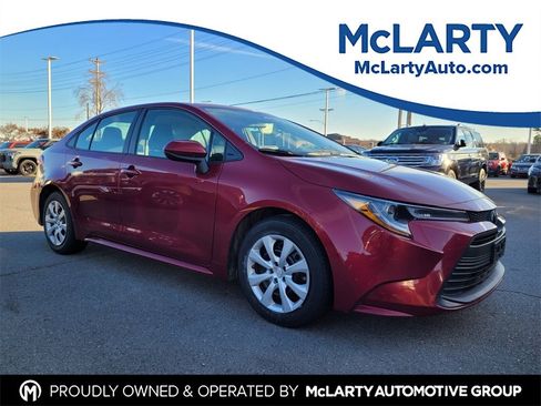 Used 2024 Toyota Corolla LE image 1