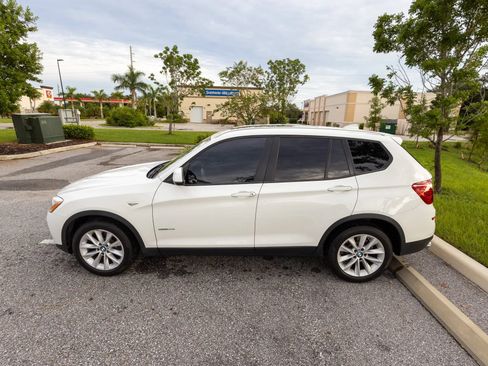 Used 2017 BMW X3 sDrive28i RWD image 3