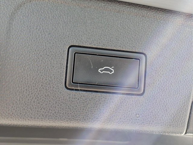 Certified 2024 Volkswagen Atlas Peak Edition SE AWD/4WD image 10