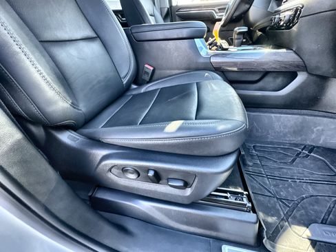 Used 2023 Chevrolet Silverado 1500 LTZ w/ Technology Package image 28