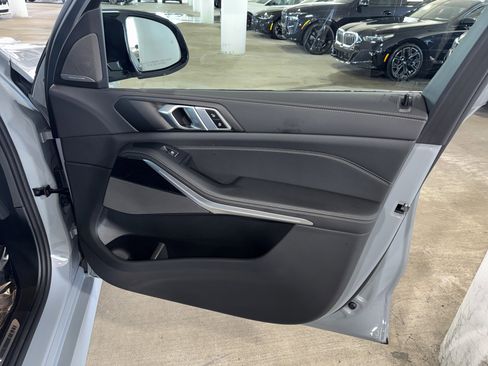 Certified 2025 BMW X5 M60i image 9