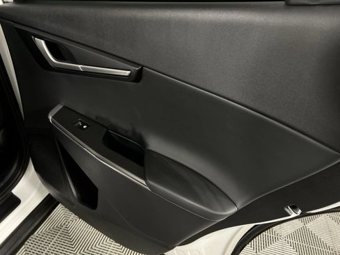 Used 2024 Kia EV6 Light image 30