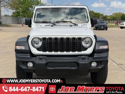 Used 2024 Jeep Wrangler Sport S image 3