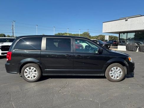 Used 2016 Dodge Grand Caravan SE w/ Quick Order Package 29E SE FWD image 11