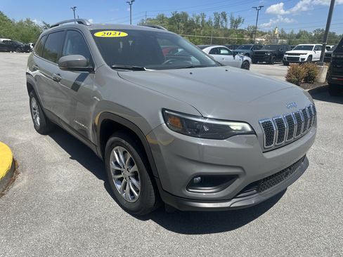 Used 2021 Jeep Cherokee Latitude Lux w/ Comfort/Convenience Group image 5