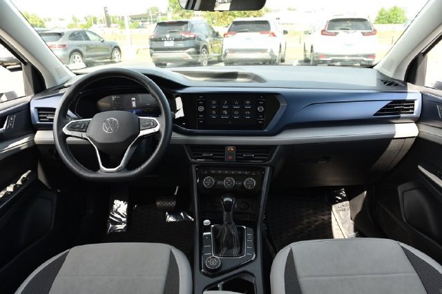 Used 2024 Volkswagen Taos SE w/ Panoramic Sunroof Package AWD/4WD image 7