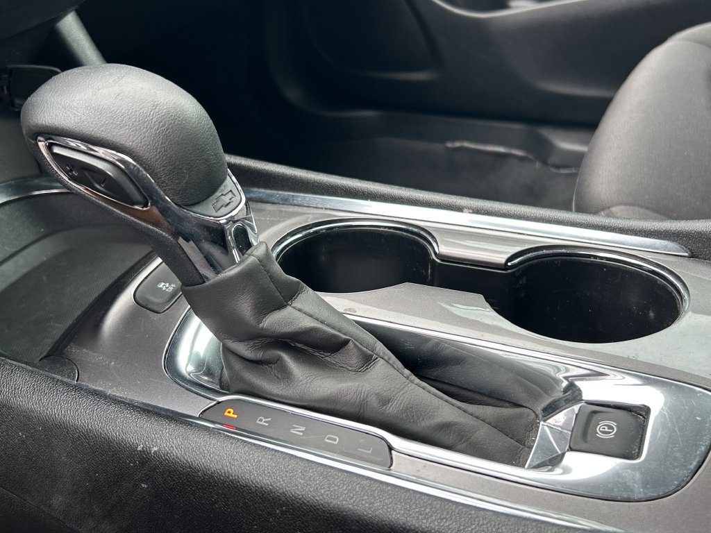Used 2024 Chevrolet Malibu LT FWD image 17