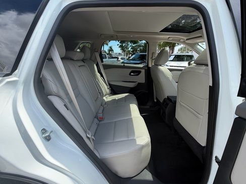 Certified 2023 Nissan Rogue SV w/ SV Premium B Package FWD image 17