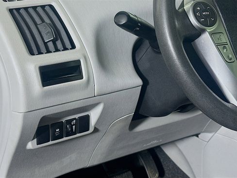 Used 2017 Toyota Prius V Two image 16