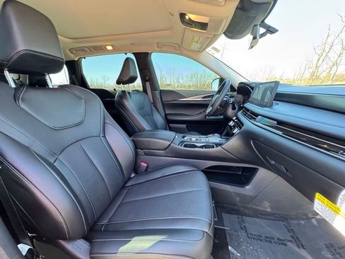 Certified 2026 INFINITI QX60 Luxe w/ Family Package AWD/4WD image 30